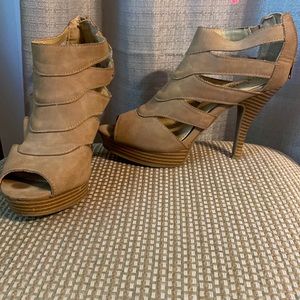 Shade tan strappy heels
